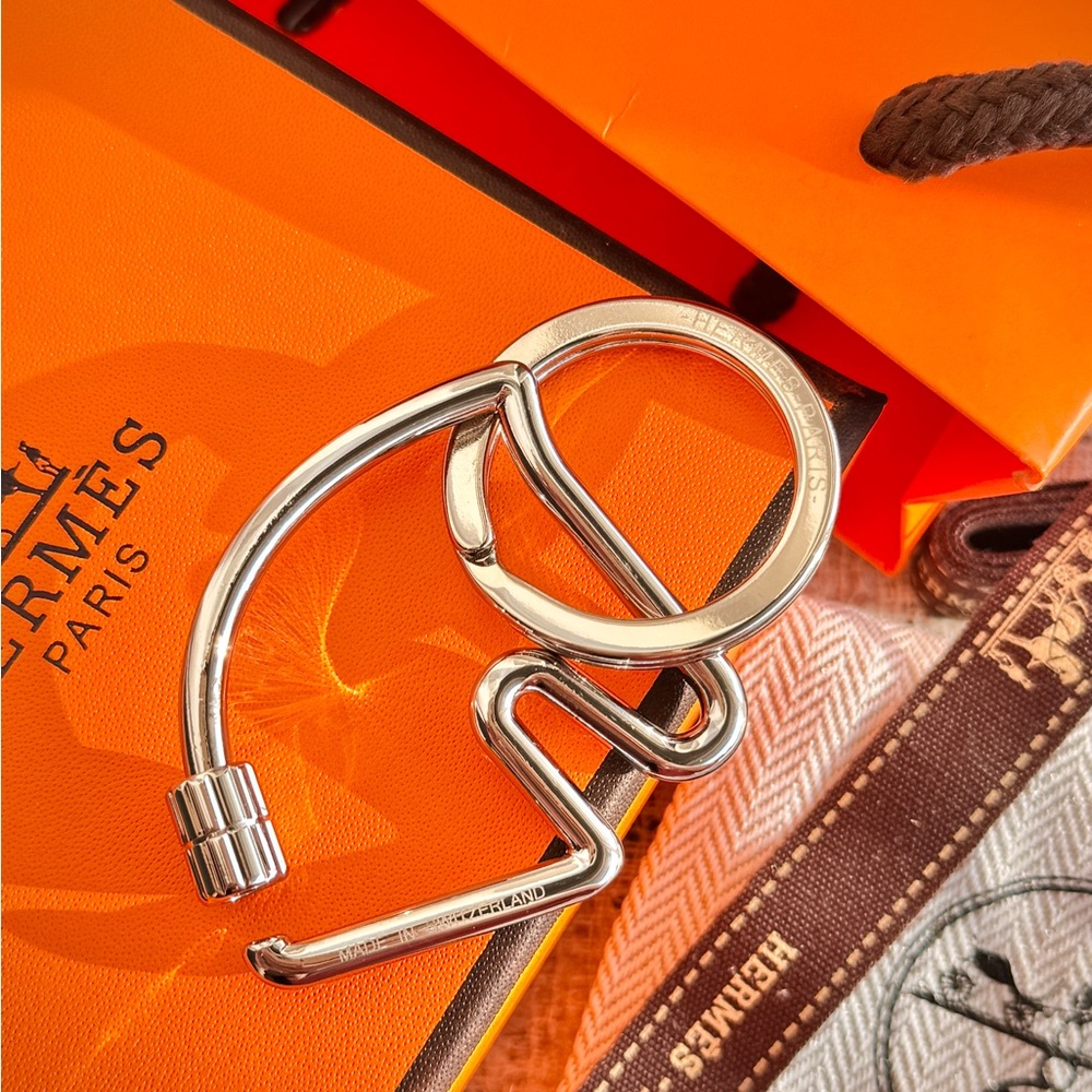 NEW IN BOX with ALL PACKAGING HERMES Cheval Key Ring Horsehead Keychain